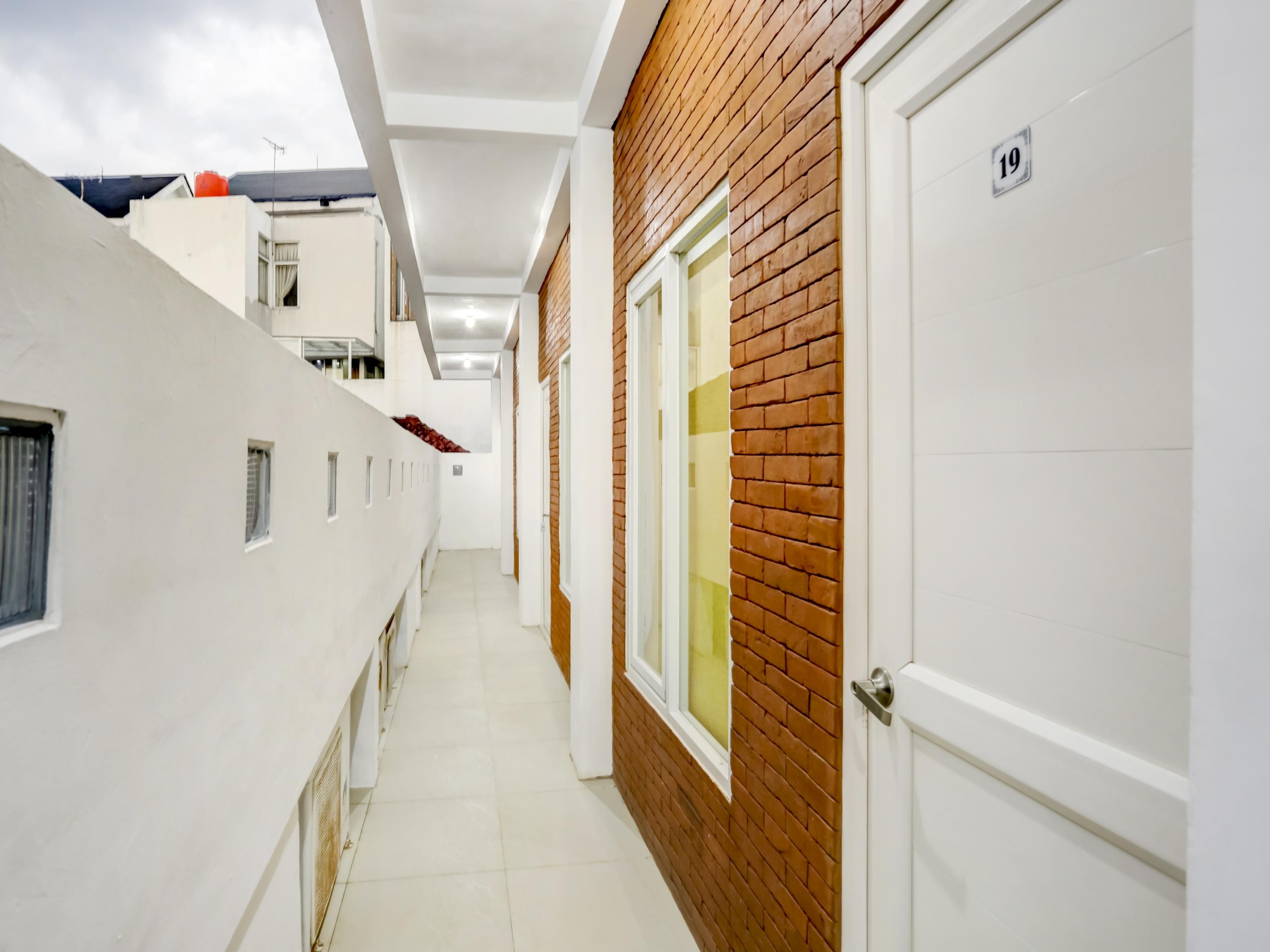 ג'קרטה Oyo 90066 Tobana Pejaten House מראה חיצוני תמונה